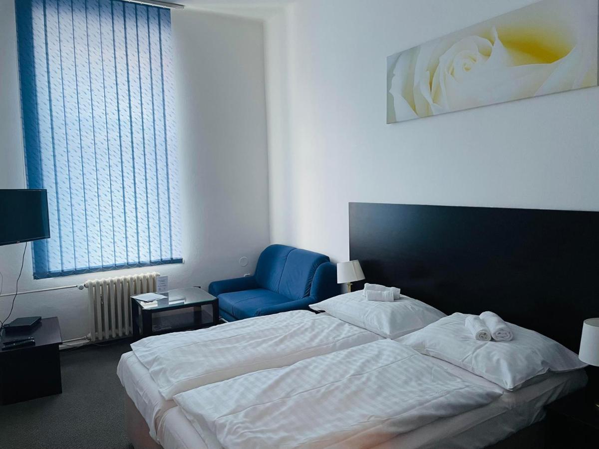 Hotel Bila Ruze Strakonice Bagian luar foto